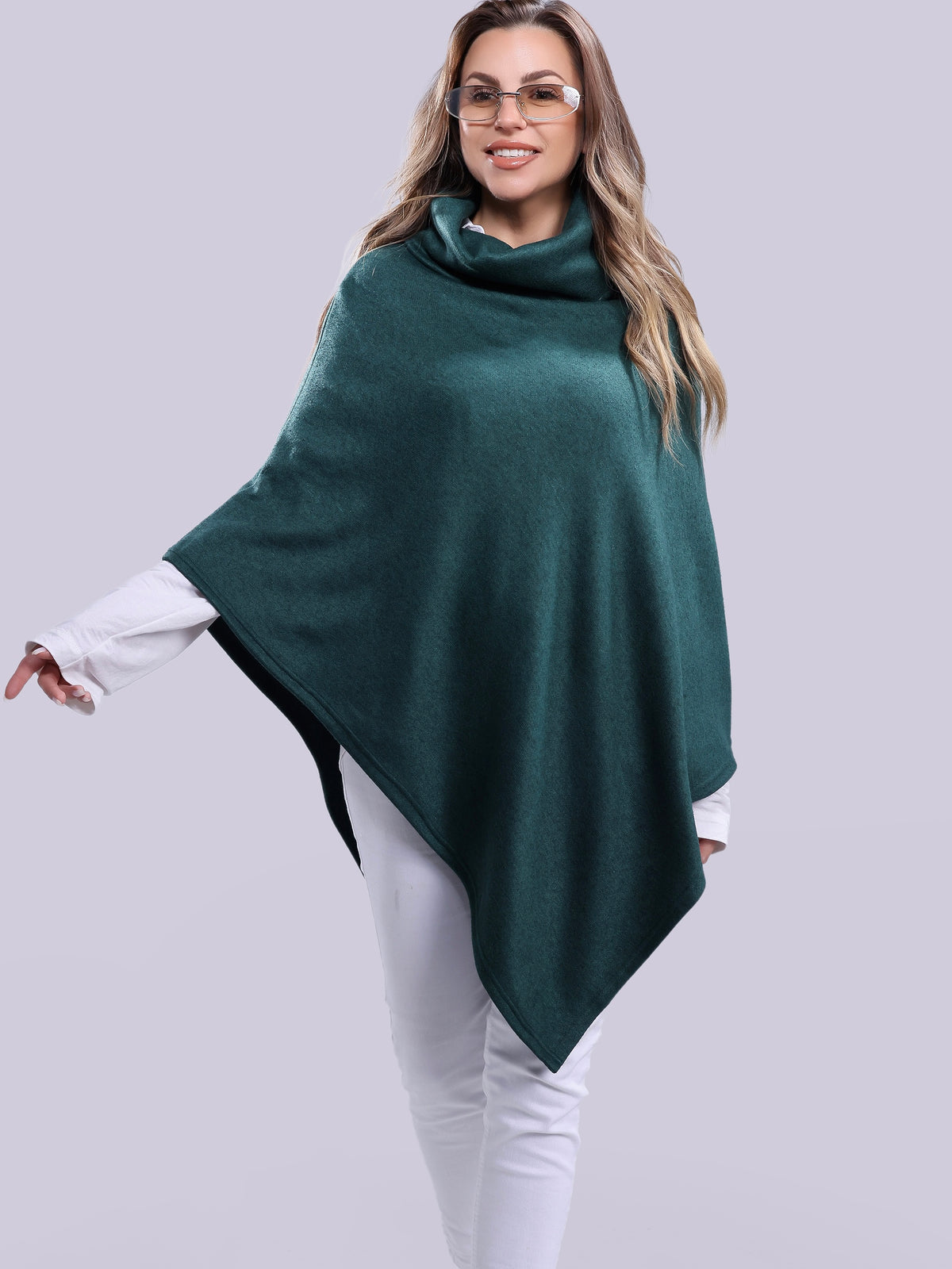 Elara Poncho