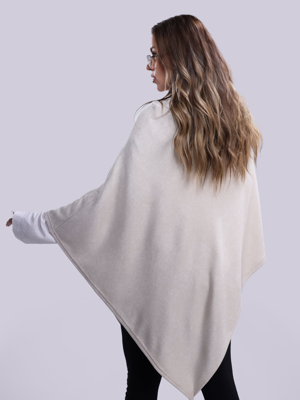 Elara Poncho