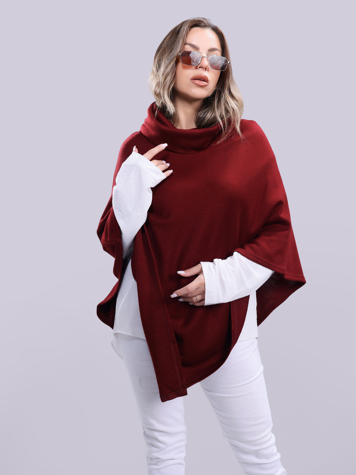 Elara Poncho
